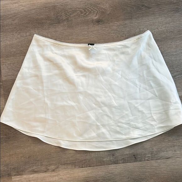 Women's Wild Fable Satin Mini Skirt White Cream XL - Picture 1 of 5